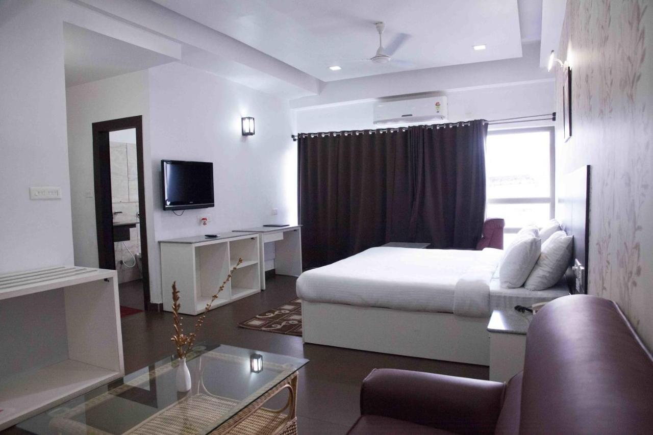 Hotel Central Park Siliguri Room photo